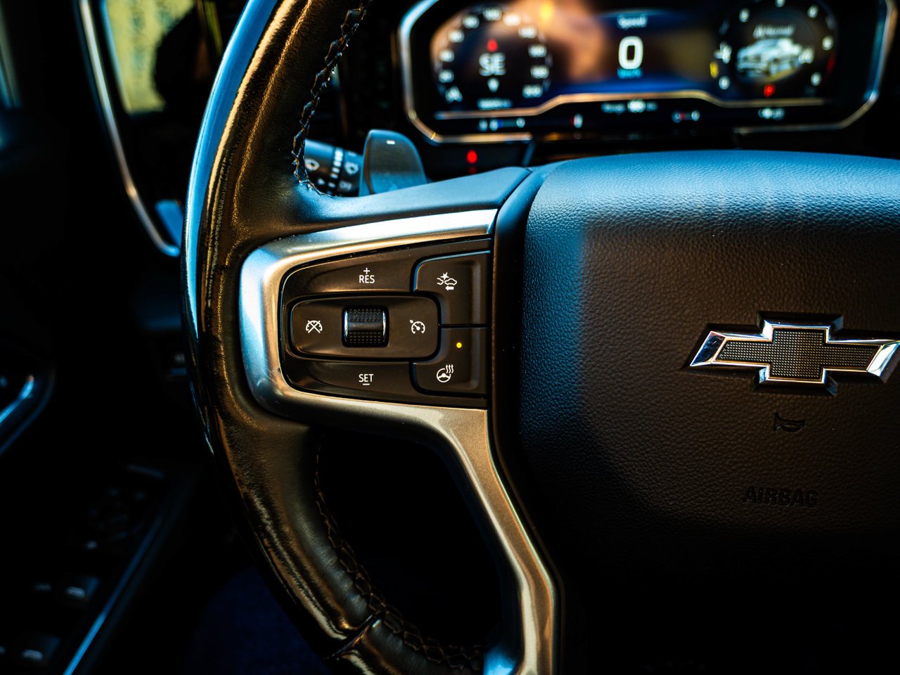 2025 Chevrolet Silverado 1500 4WD Crew Cab 147 RST White Sherwood Park - photo #23