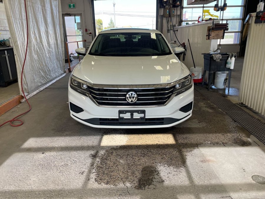 Volkswagen Passat HIGHLINE AUTO *TOIT* CARPLAY SIÈGES CHAUFF ALERTES 2021 Blanc