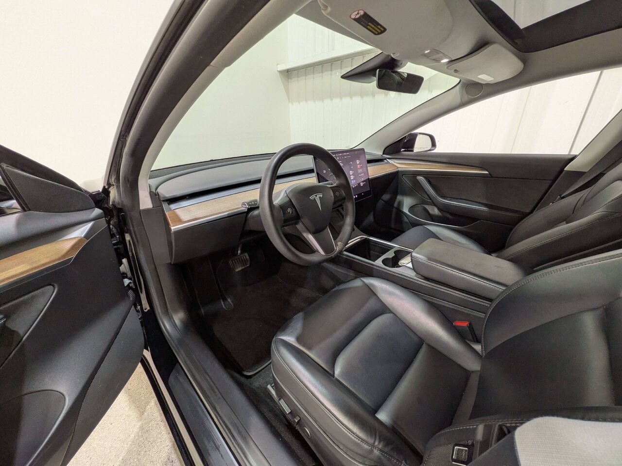 2022 Tesla Model 3 Standard Range RWD *Ltd Avail* Black Val-David - photo #10