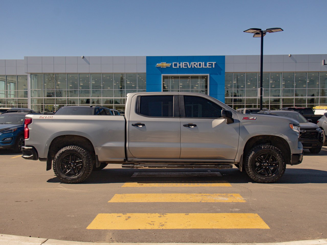 2023 Chevrolet Silverado 1500 4WD Crew Cab 147 LT Trail Boss Grey Sherwood Park - photo #11
