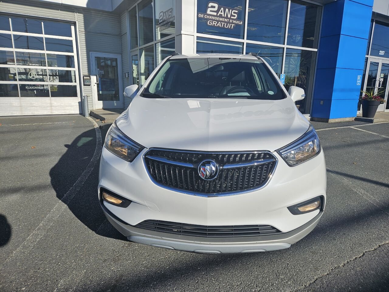 Buick Encore Tourisme sport 4 portes TI 2019 Blanc Thetford Mines - photo #4