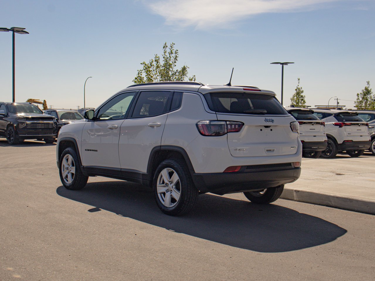 2022 Jeep Compass North 4x4 White Sherwood Park - photo #7