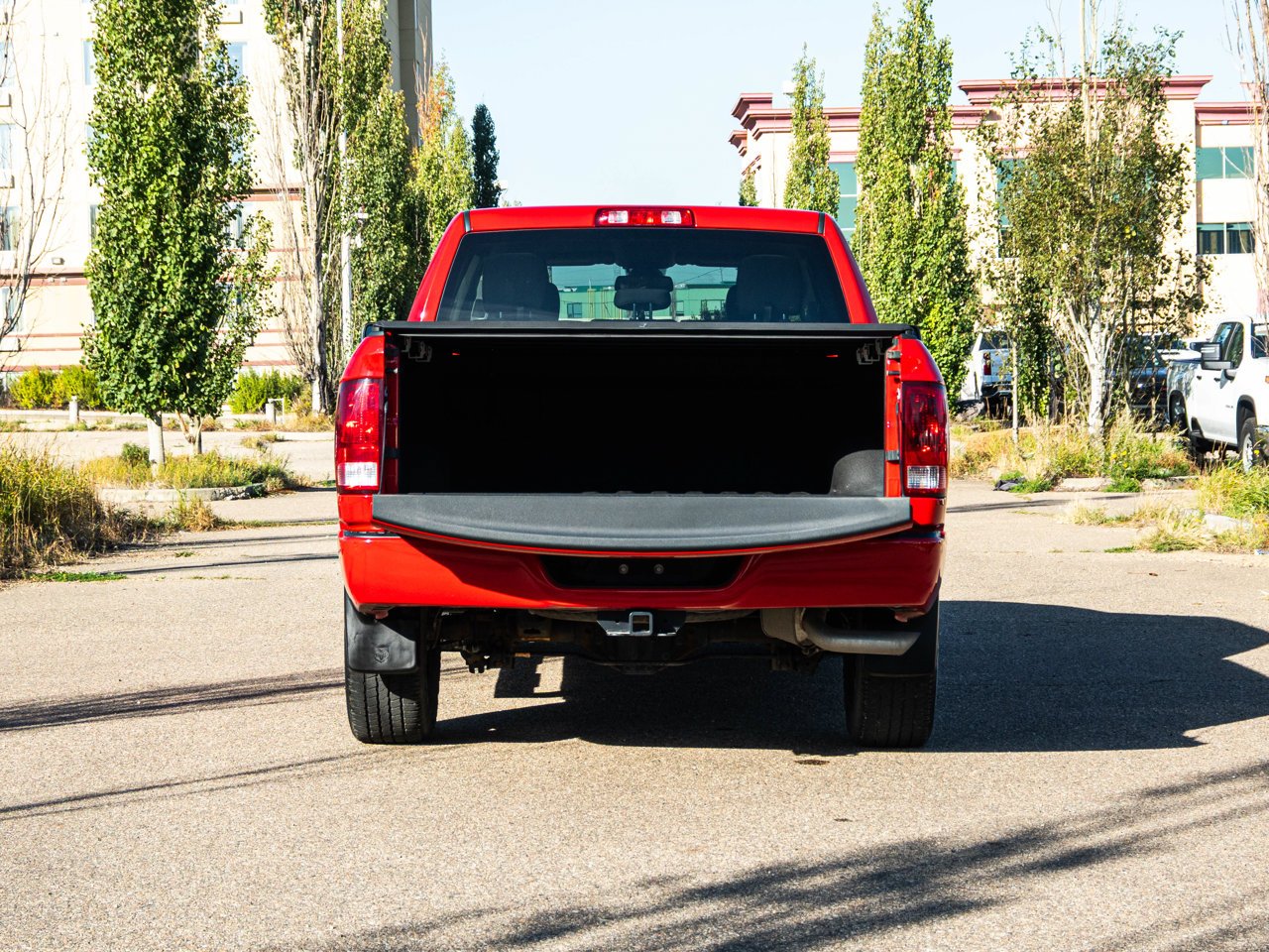 2022 Ram 1500 Classic Express 4x4 Crew Cab 5'7 Box Red Sherwood Park - photo #15