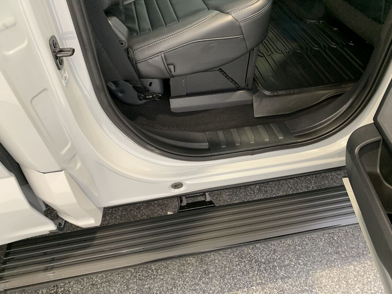 2024 Ford F-150 PLATINUM Grey Châteauguay - photo #18