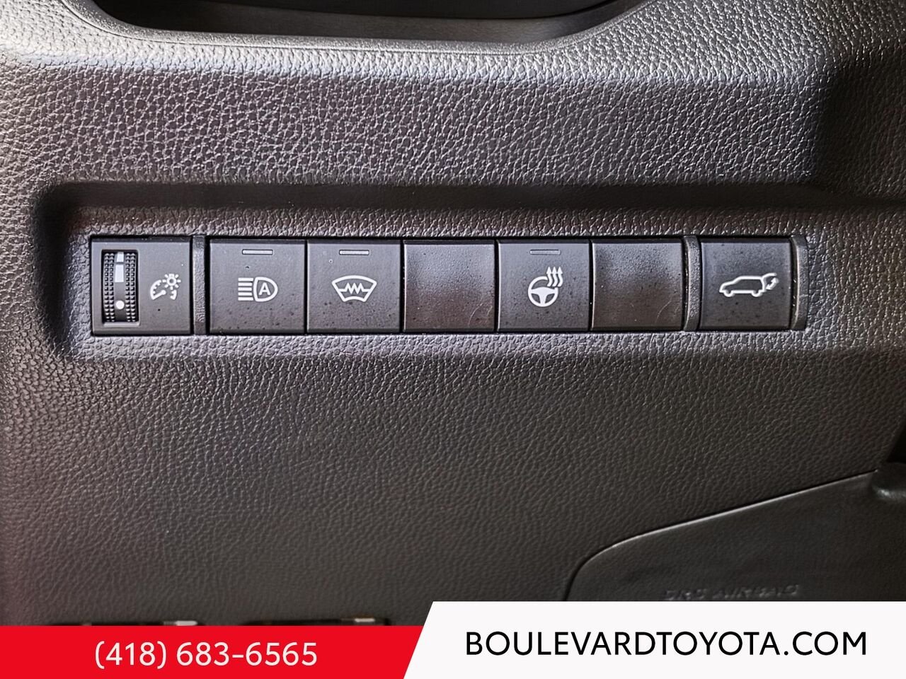 Toyota RAV4 100406A-79 | TRAIL, AWD 2024 Rouge Québec - photo #11