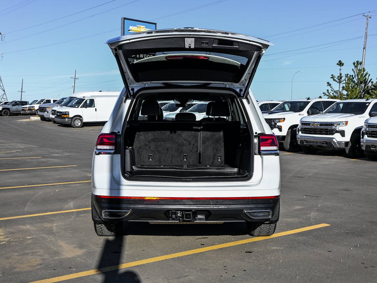 2024 Volkswagen Atlas Highline 2.0 TSI 4MOTION White Sherwood Park - photo #13