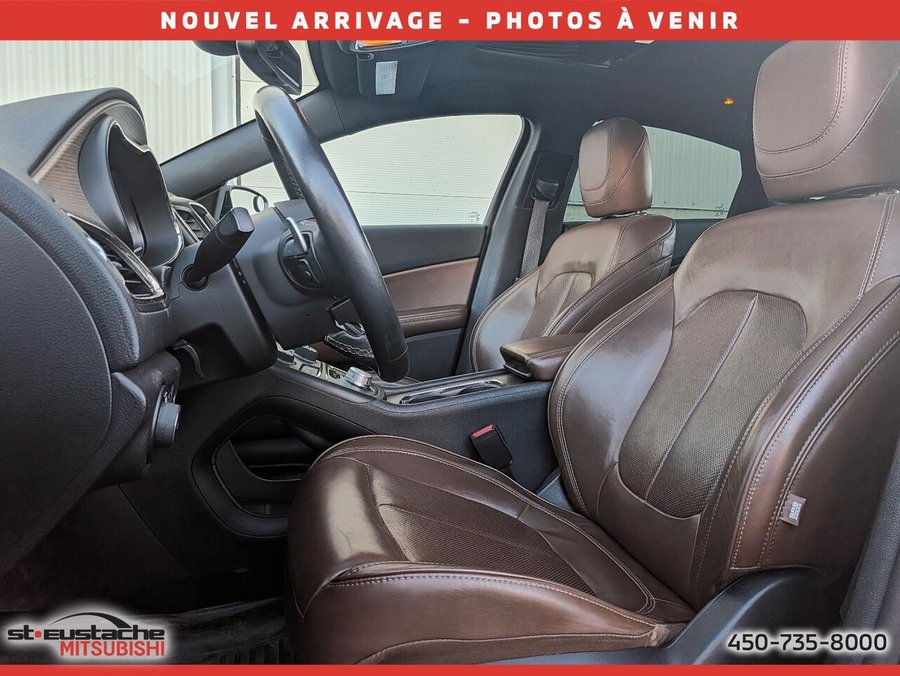 Chrysler 200 c awd 200 C AWD -CUIR BRUN-SIÈGES VENTILÉ ET CHAUFFANT-BLUETOOTH 2016 Noir