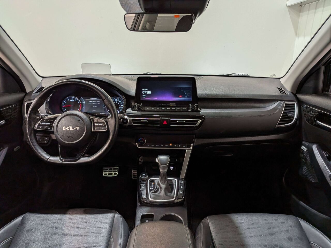 2023 Kia Seltos SX Turbo AWD w/Black Interior Black Val-David - photo #12