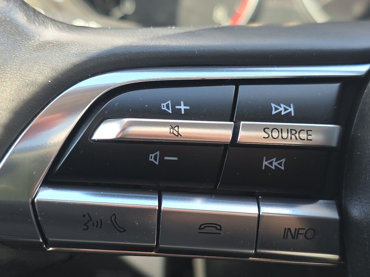 Mazda CX-30 GS TI, COMMANDE AUDIO AU VOLANT, VOLANT CHAUFFANT 2023 Gris Val-David - photo #18