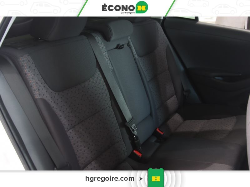 2017 Hyundai IONIQ White Saint-Eustache - photo #20