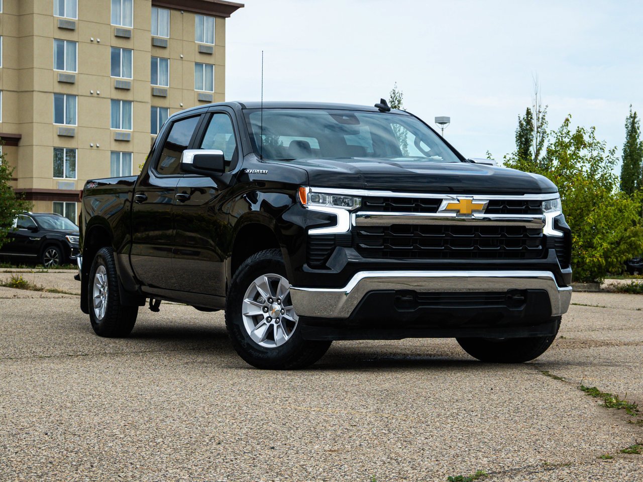 2026 Chevrolet Silverado 1500 4WD Crew Cab 147 LT Black Sherwood Park - photo #1