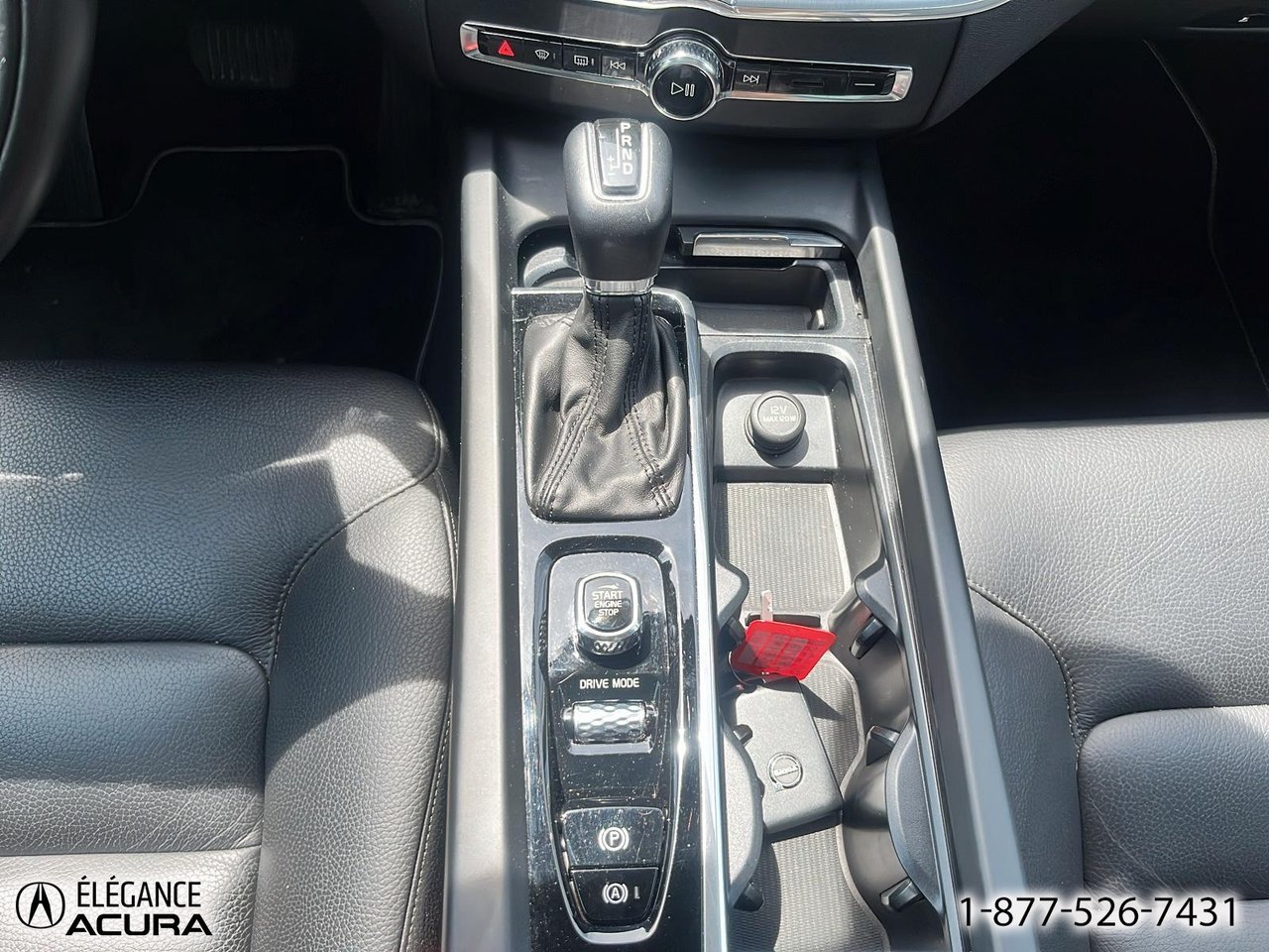 Volvo XC60 Momentum | A8910 2018 Blanc Granby - photo #18