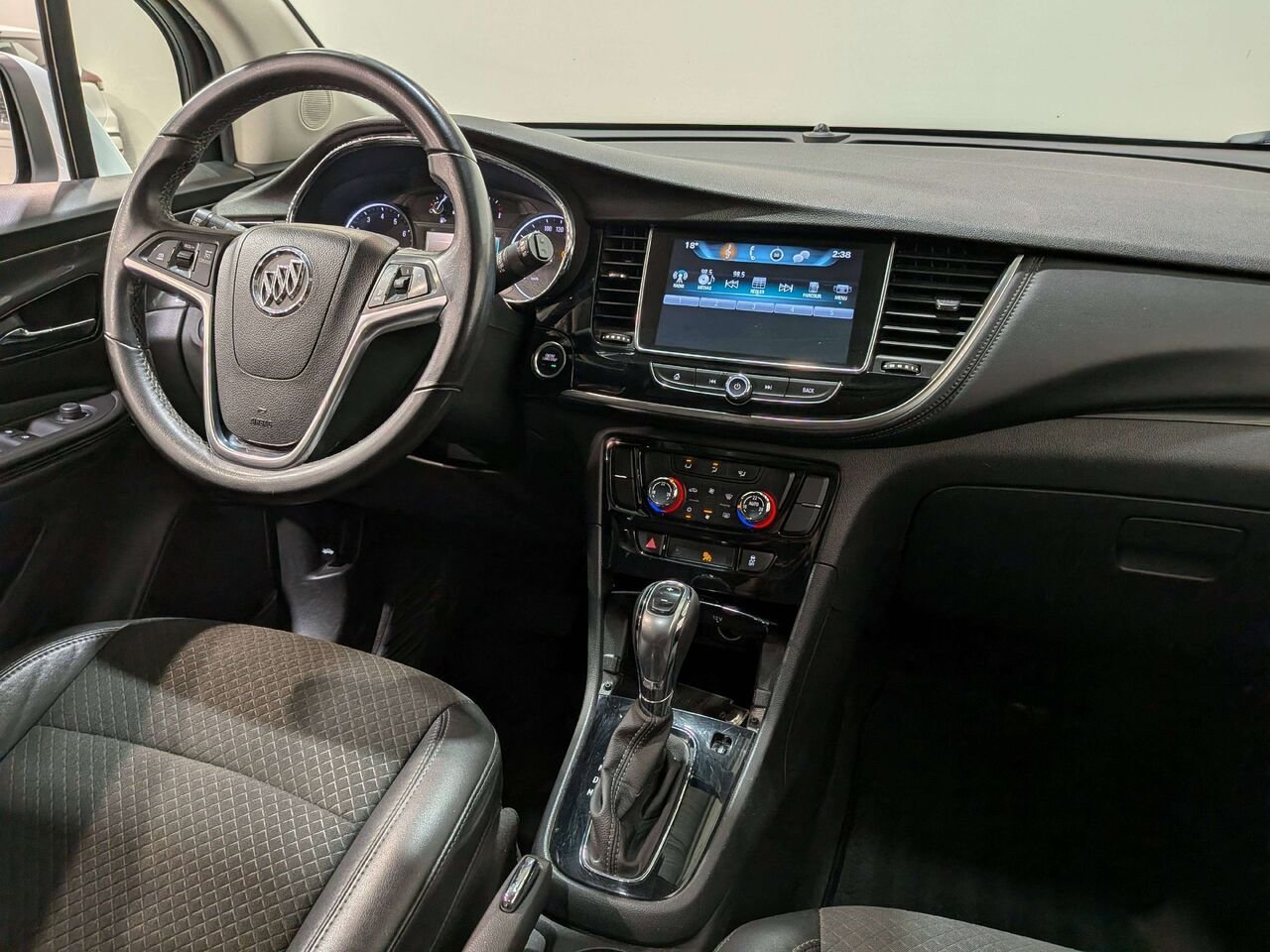 Buick Encore FWD 4dr Sport Touring 2017 Blanc Val-David - photo #18