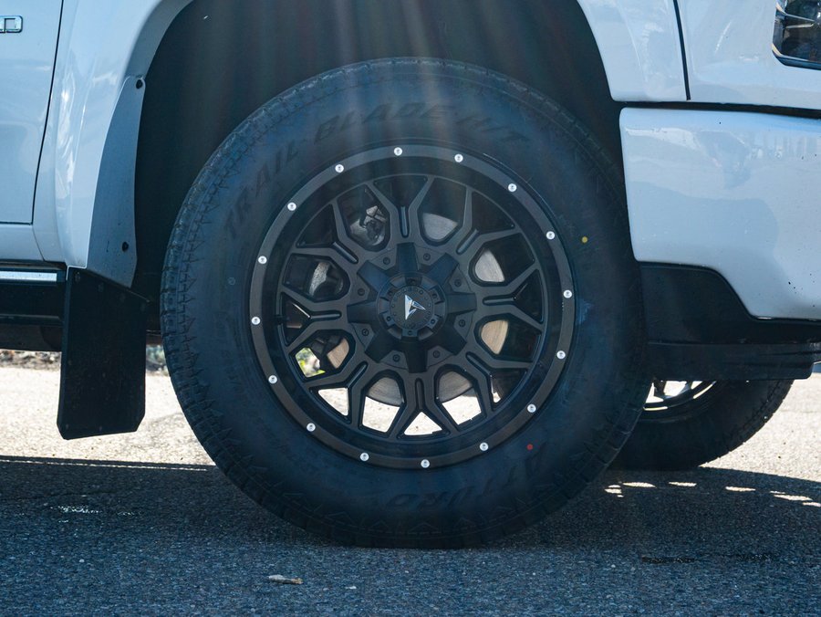2023 Chevrolet Silverado 3500HD High Country 6.6L Duramax | Lifted White