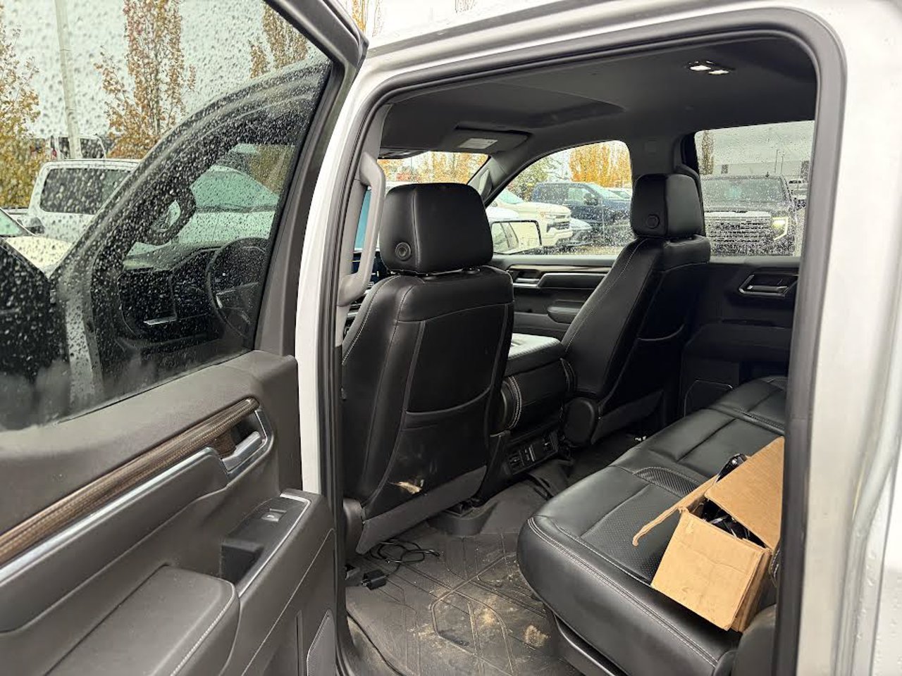 2022 Chevrolet Silverado 1500 4WD Crew Cab 147 LT Grey Sherwood Park - photo #5
