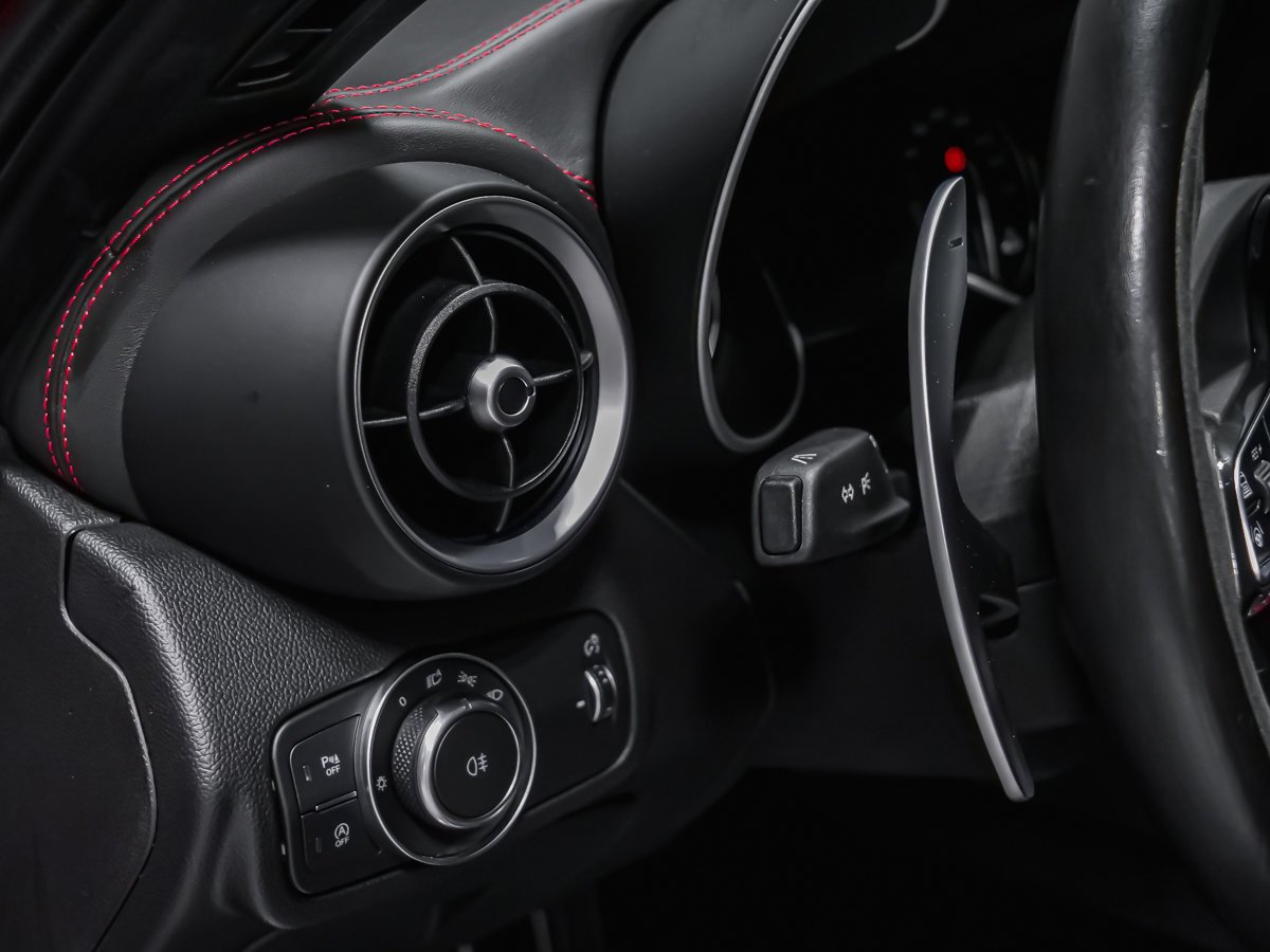 Alfa Romeo Giulia QUADRIFOGLIO CARBON TOIT CARBONE ASSIST CONDUITE 2021 Rouge Montréal - photo #21