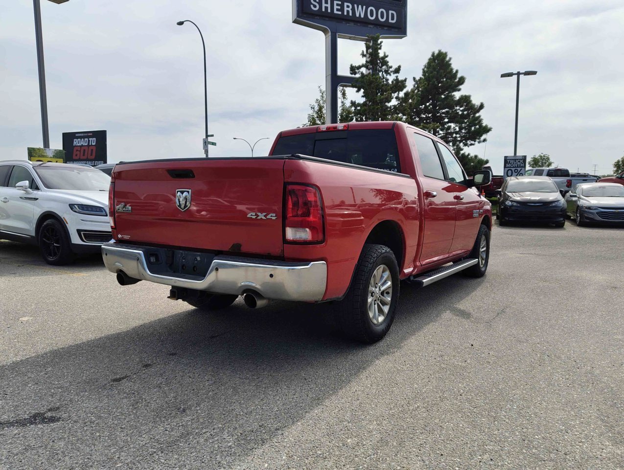 2013 Ram 1500 4WD Crew Cab 140.5 SLT Red Sherwood Park - photo #5
