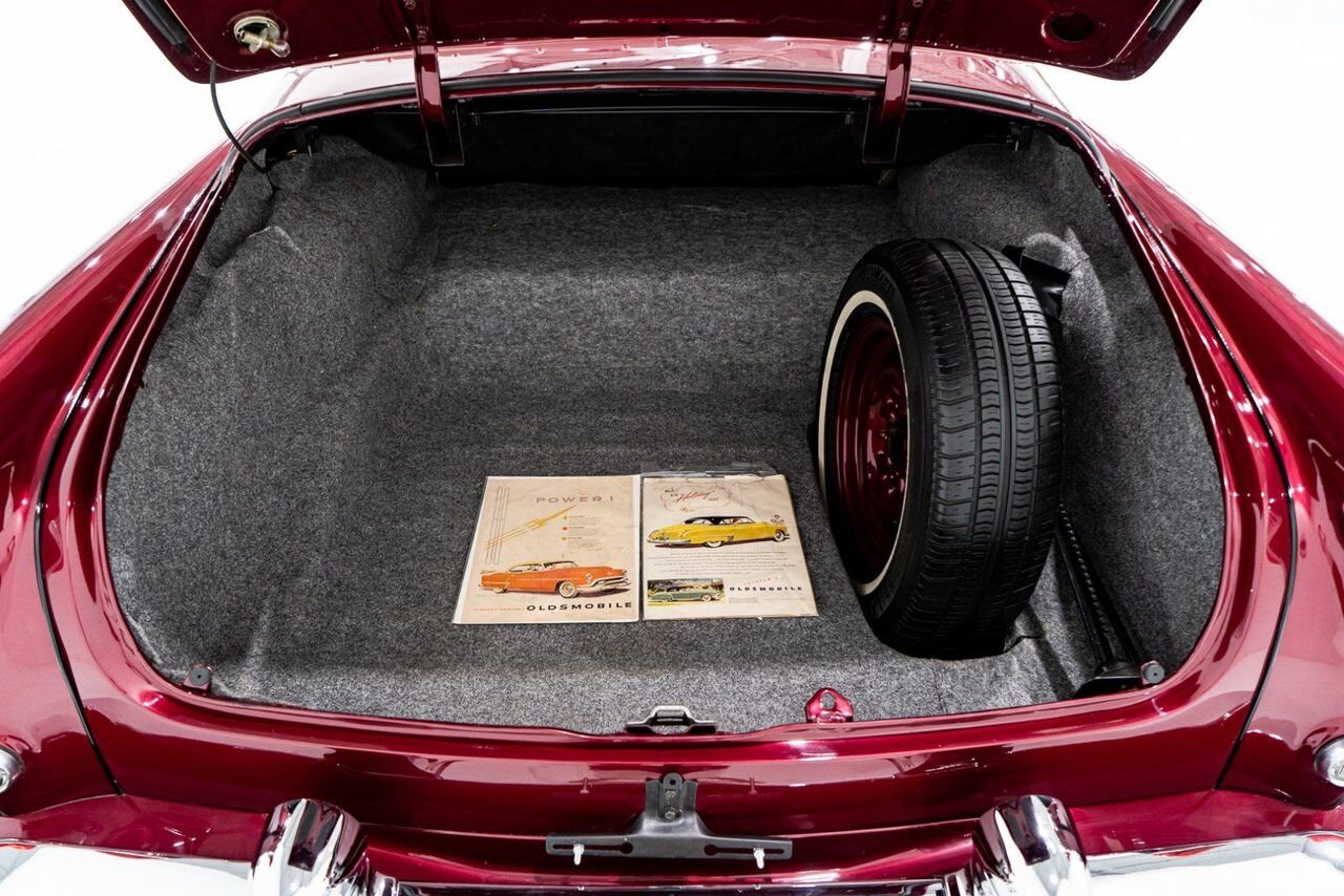 Oldsmobile 98 PRIX EN USD | Convertible Beautifully Presented from complete Restoration 1953 Rouge Montréal - photo #13