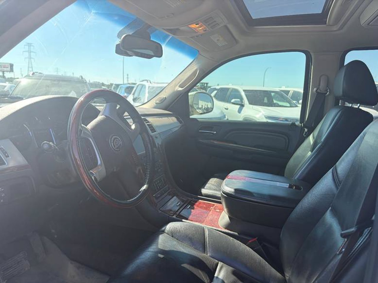 2008 Cadillac Escalade AWD 4dr White Sherwood Park - photo #6