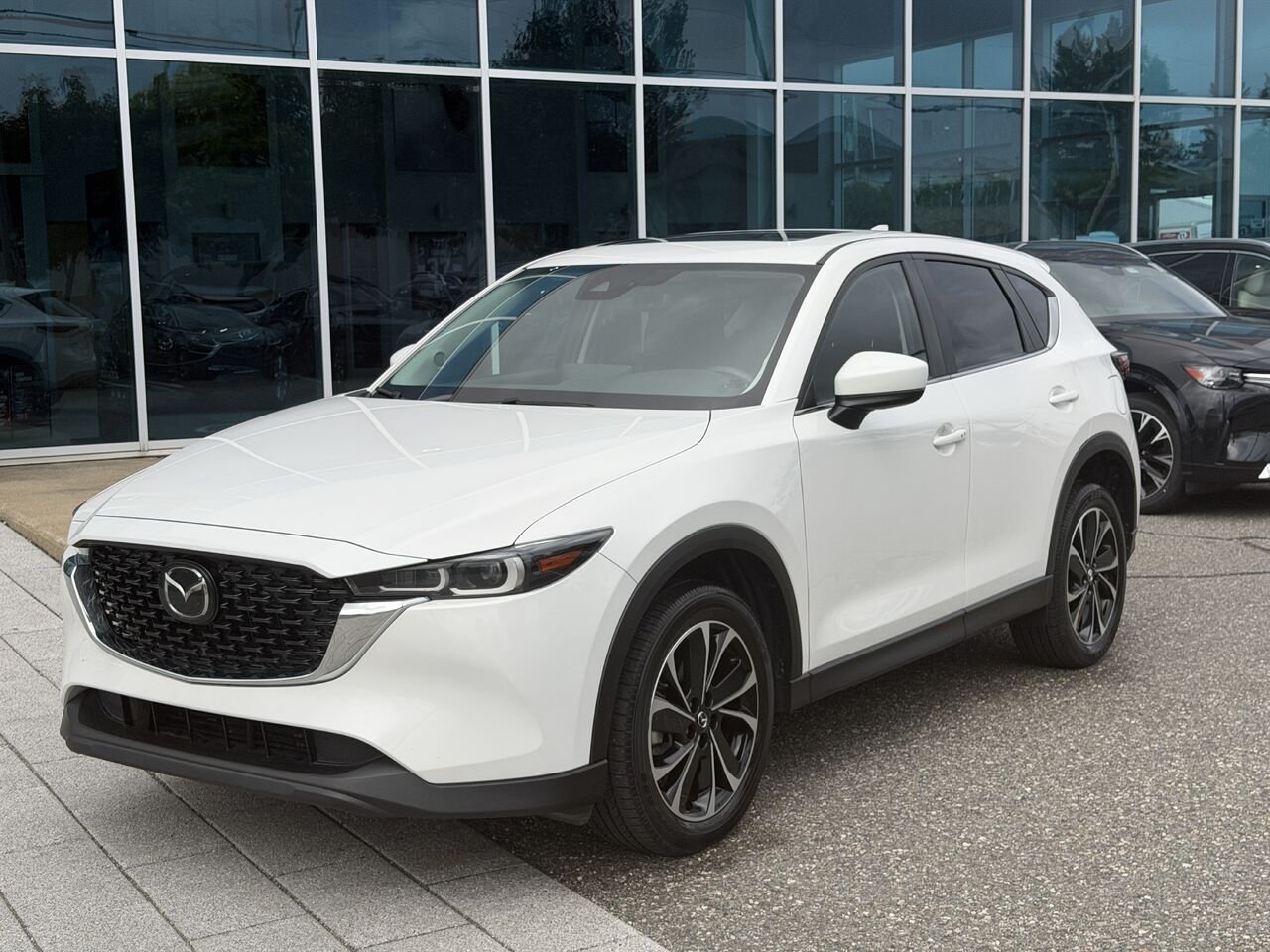 2023 Mazda CX-5 White Ste-Marie - photo #1