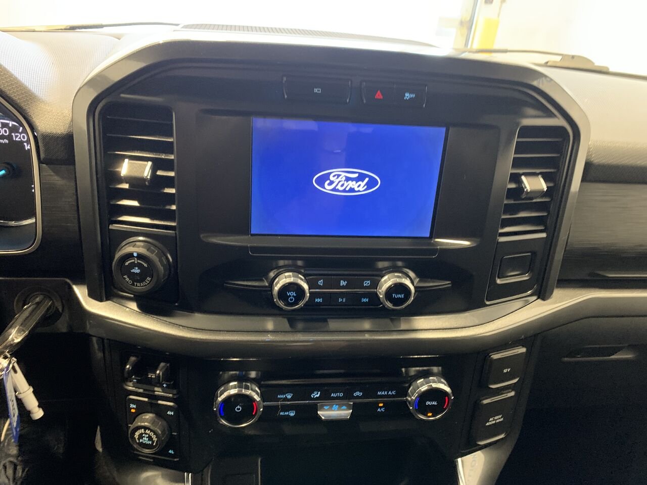 2022 Ford F-150 XLT cabine SuperCrew 4RM caisse de 5,5 pi Black Châteauguay - photo #30