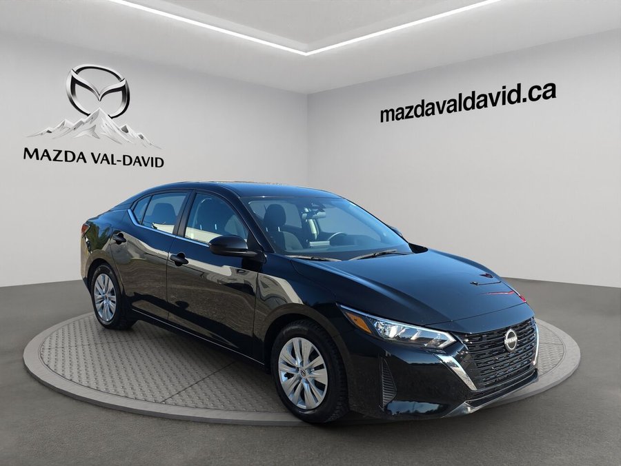 Nissan Sentra S Plus CVT, caméra de recul, commande audio au volant, Apple Carplay 2024 Noir