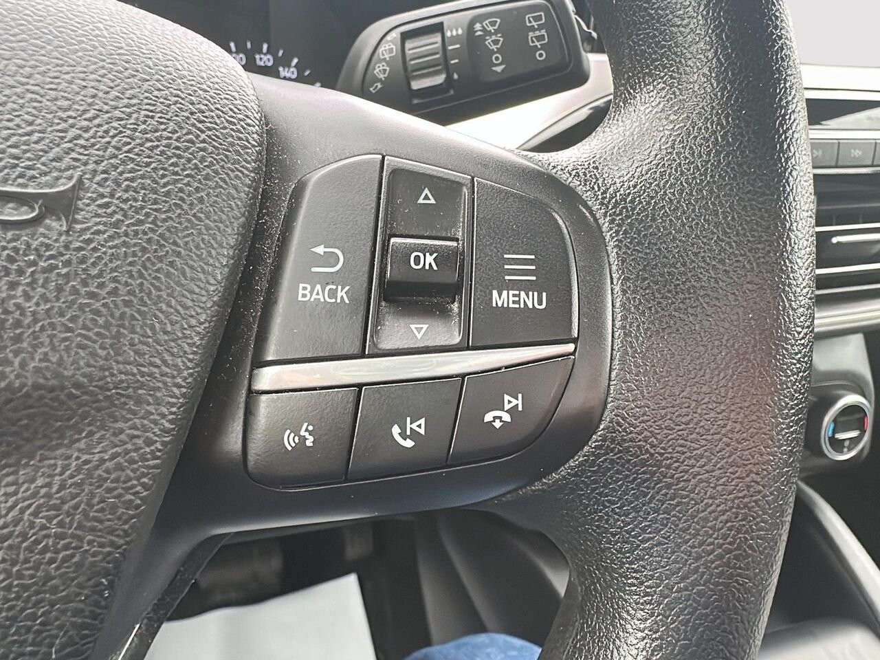 2020 Ford Escape Black Rouyn-Noranda - photo #16