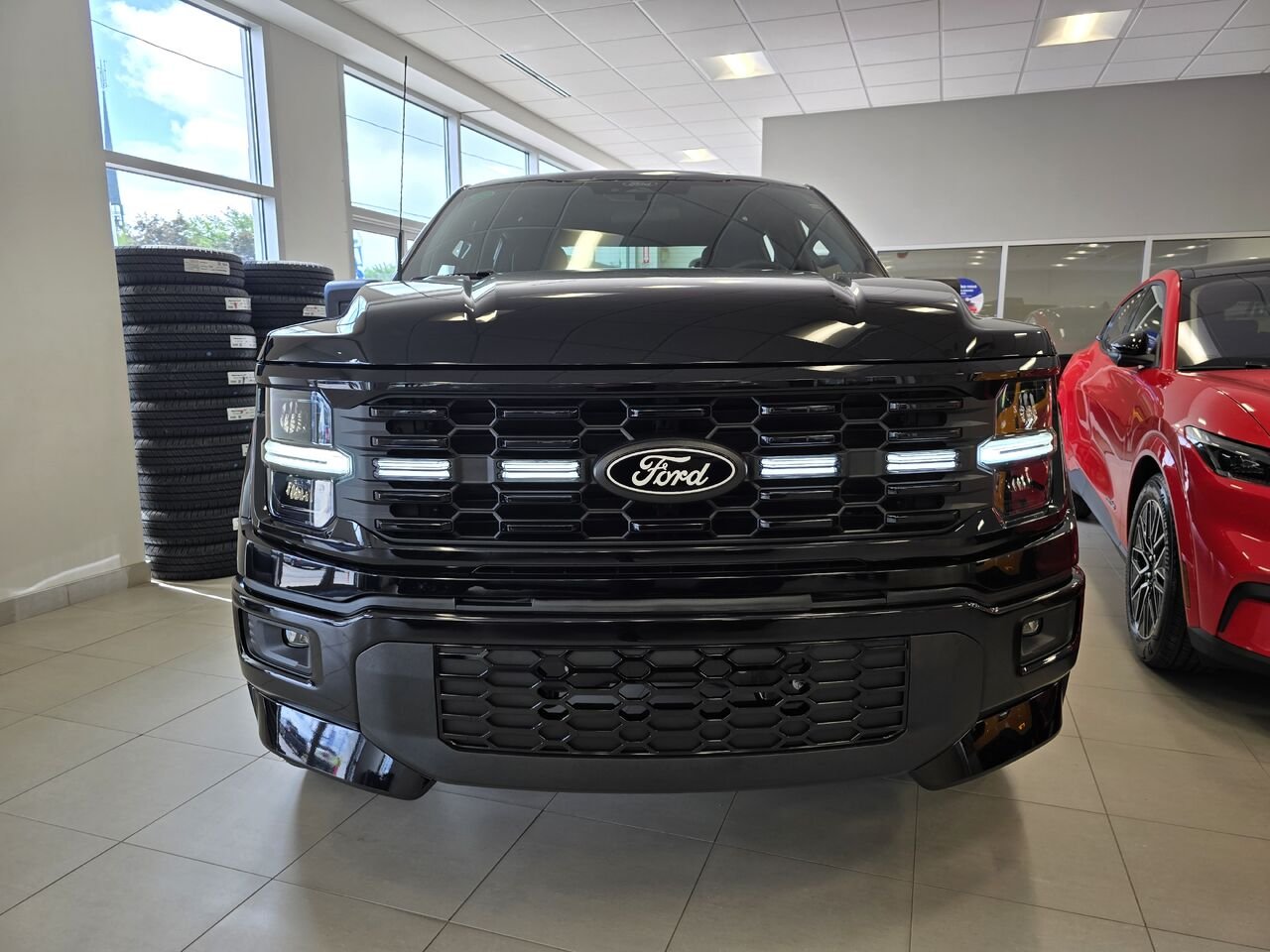 Ford F-150 STX CABINE SUPERCREW 4RM CAISSE DE 5,5 PI 2026 Noir agate métallisé Châteauguay - photo #1