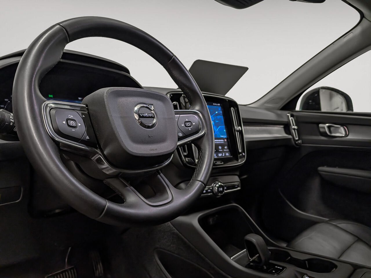 Volvo XC40 B5 Core AWD 2023 Noir Sherbrooke - photo #5