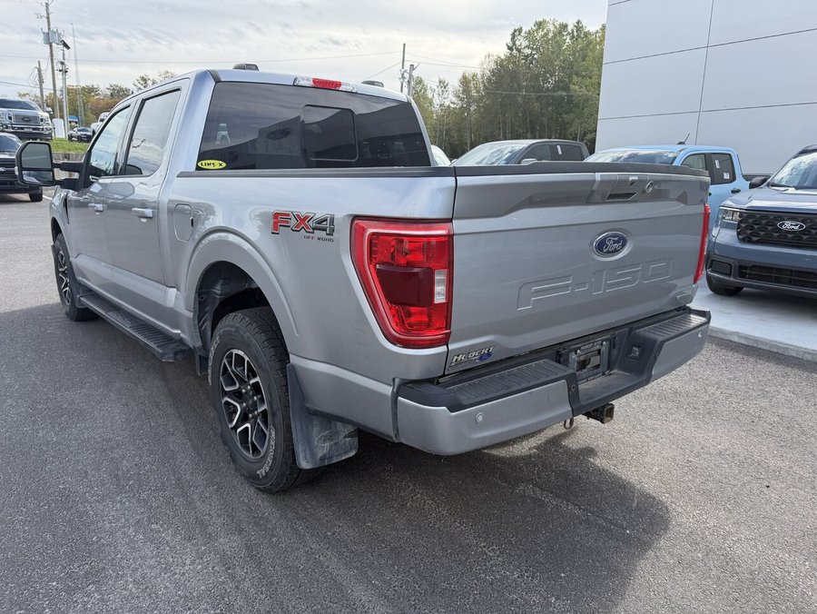 Ford F-150 XLT cabine SuperCrew 4RM caisse de 5,5 pi 2021 Argent