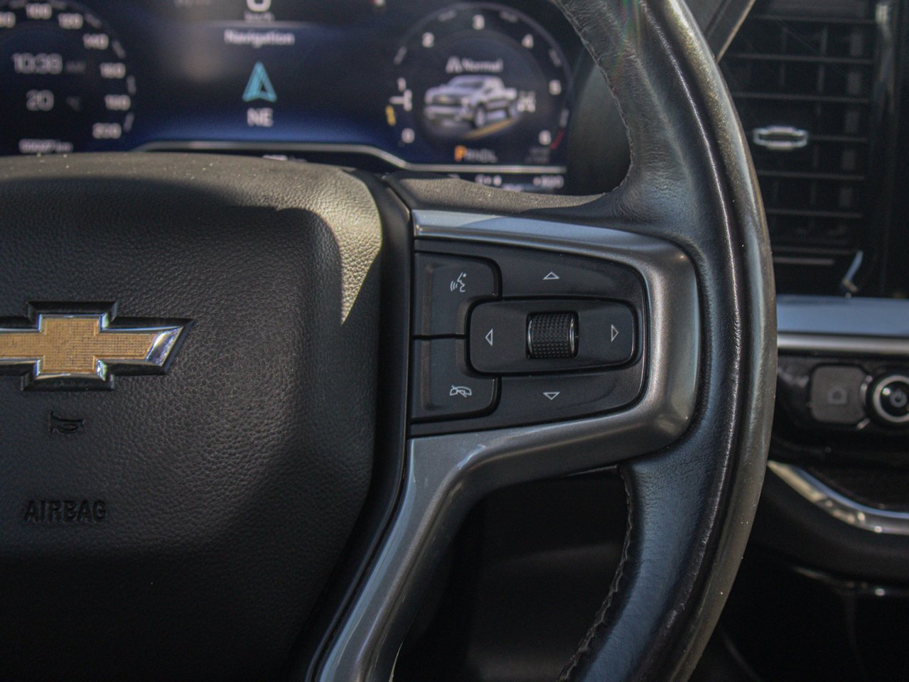 2023 Chevrolet Silverado 1500 4WD Crew Cab 147 LT White Sherwood Park - photo #23