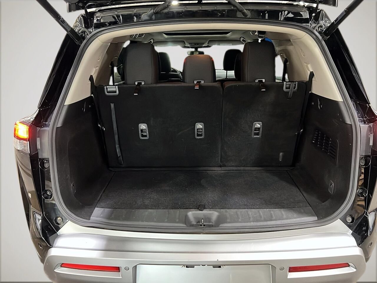 2024 Nissan Pathfinder Black Québec - photo #24