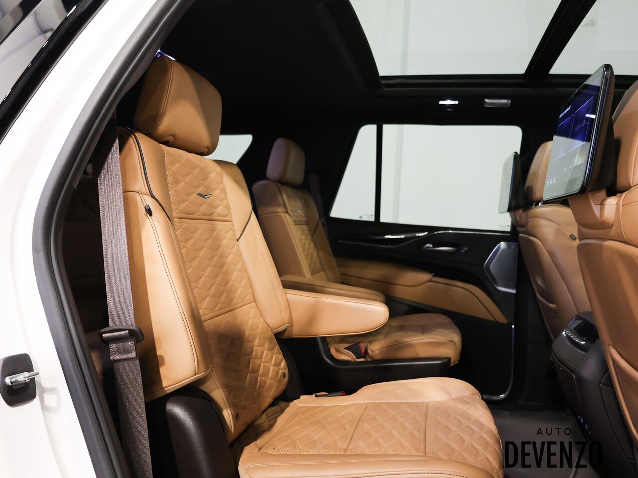 2024 Cadillac Escalade White Saint-Eustache - photo #10