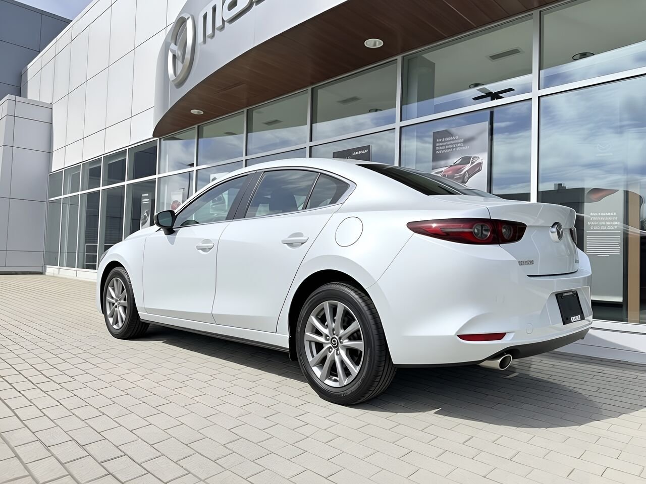 MAZDA Mazda3 2026 Blanc neige nacré Notre-Dame-des-Prairies - photo #6