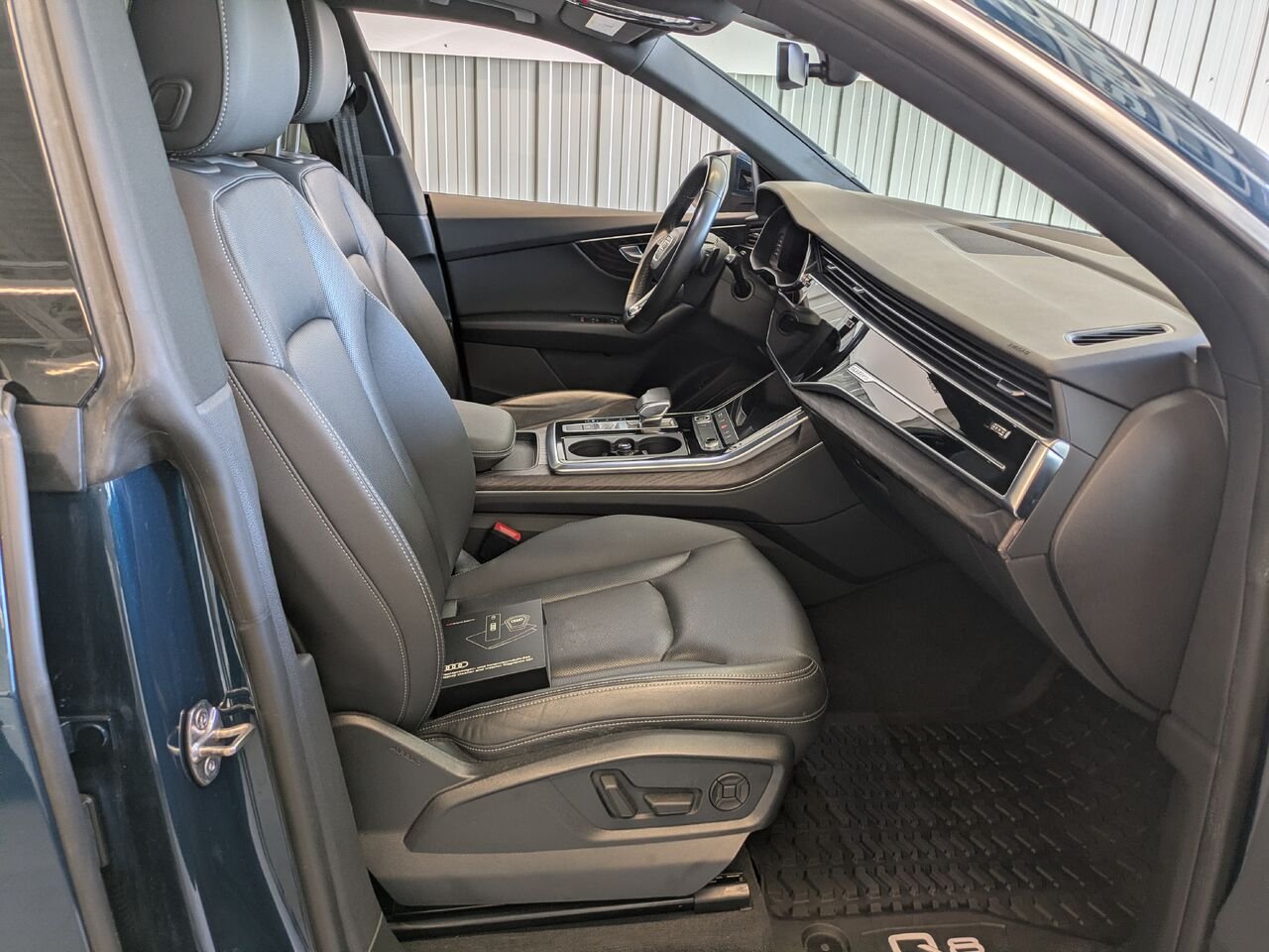 2021 Audi Q8 Blue Gatineau - photo #16
