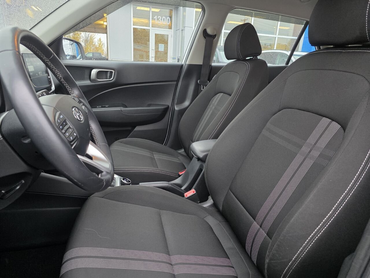 Hyundai Venue Preferred 2024 Blanc Mont-Laurier - photo #15
