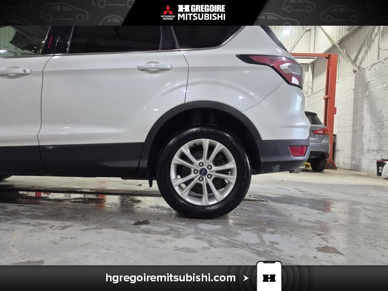 2018 Ford Escape White Laval - photo #11