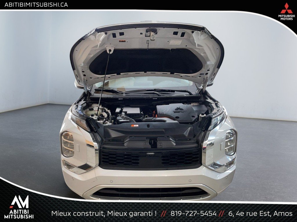 2023 Mitsubishi Outlander Plug-In Hybrid White Amos - photo #23