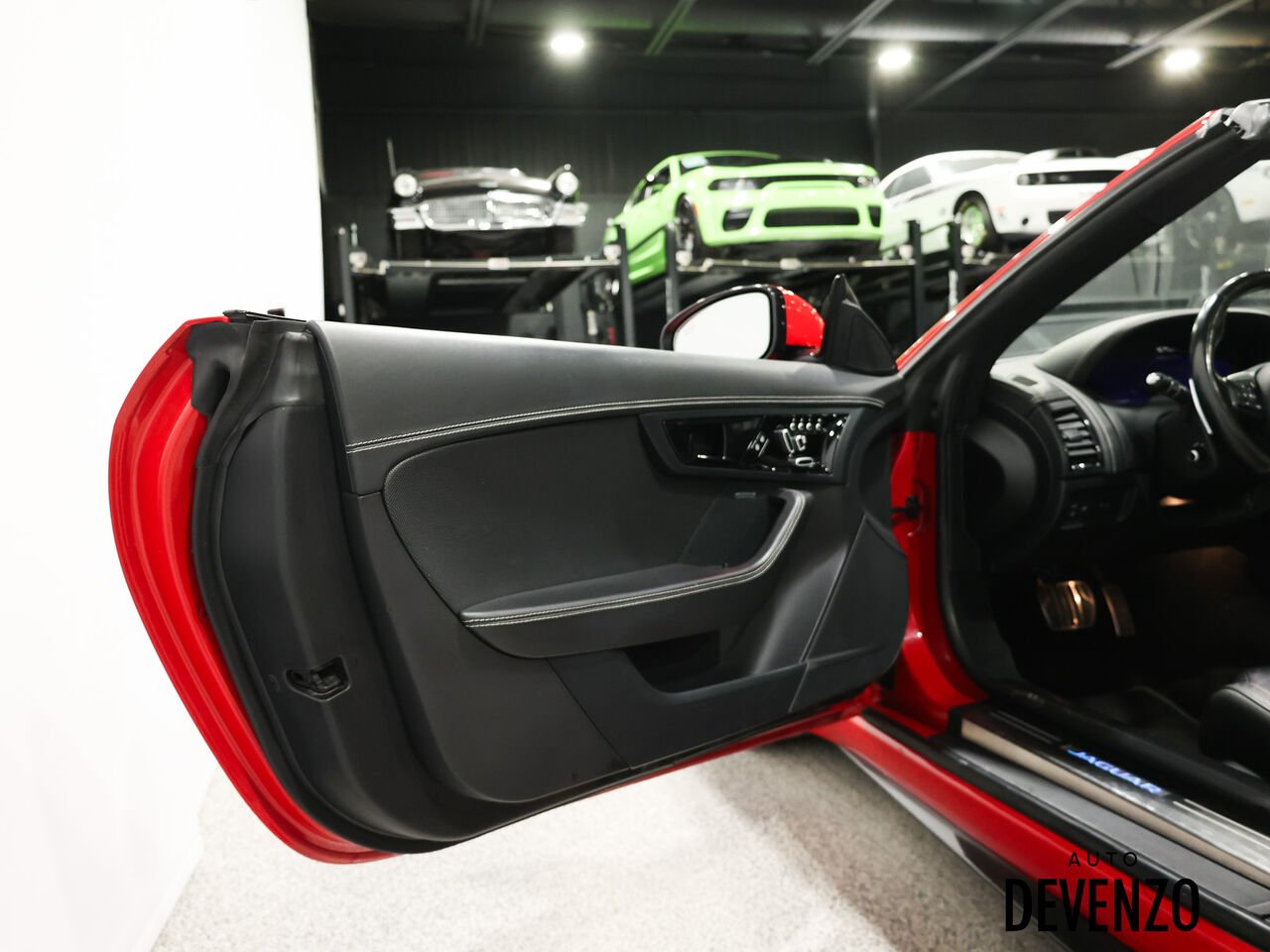 Jaguar F-TYPE 2023 Rouge Saint-Eustache - photo #8