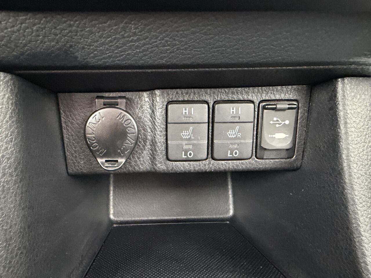 Toyota Corolla 2016 Bleu Thetford Mines - photo #22