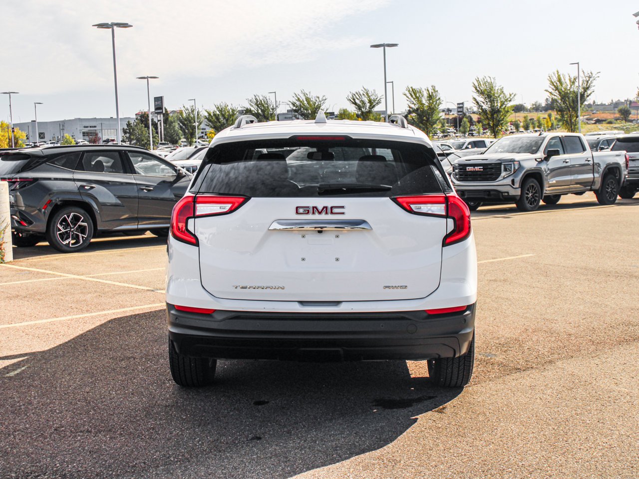 2024 GMC Terrain AWD 4dr SLE White Sherwood Park - photo #6