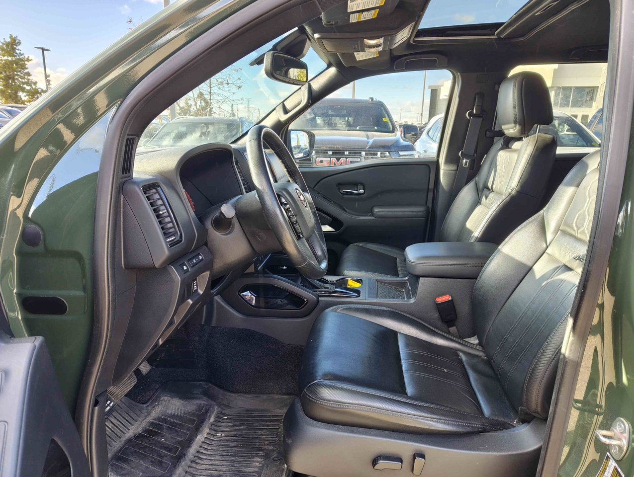 2022 Nissan Frontier Crew Cab PRO-4X Standard Bed 4x4 Tactical Green Metallic Sherwood Park - photo #6