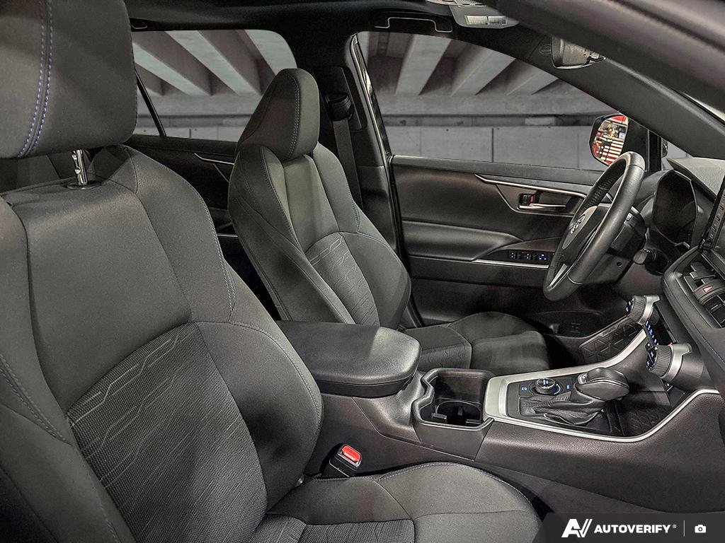 2022 Toyota RAV4 2602099A | Hybrid SE, well maintained, local trade Black Edmonton - photo #21