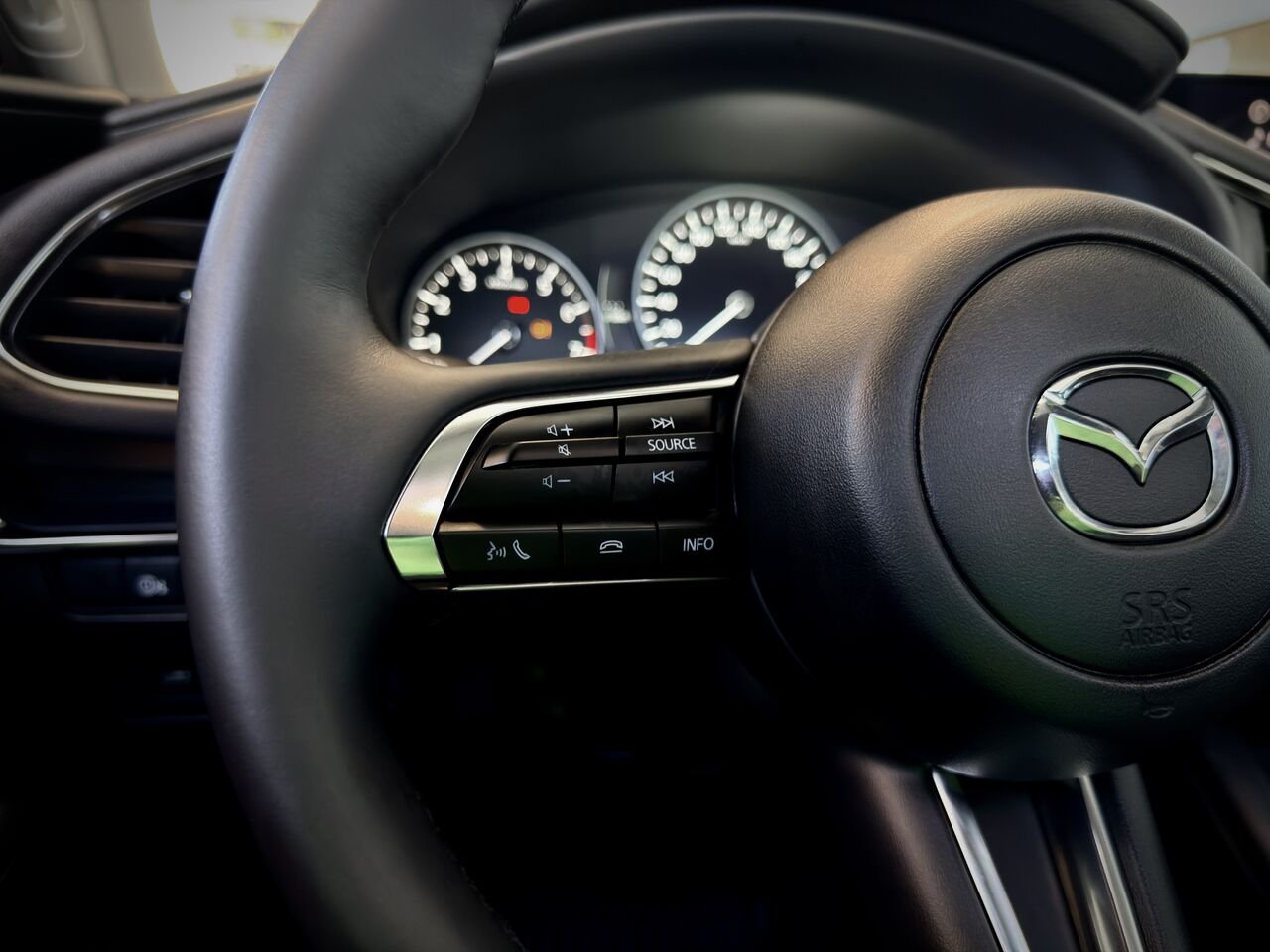 2025 Mazda Mazda3 Grey Notre-Dame-des-Prairies - photo #22