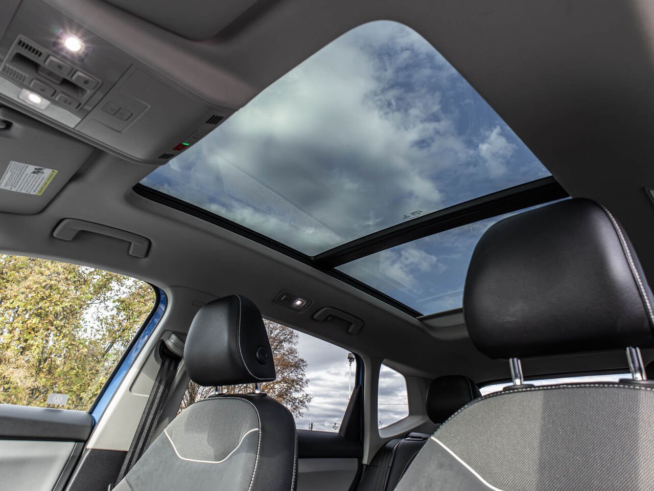 2023 Volkswagen Taos Blue Sainte-Julienne - photo #24