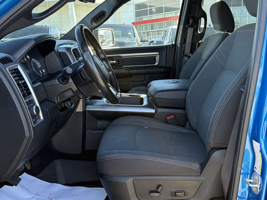 DODGE RAM 1500 SLT Warlock cabine d'équipe 4x4 caisse de 5 pi 7 po 2023 Bleu