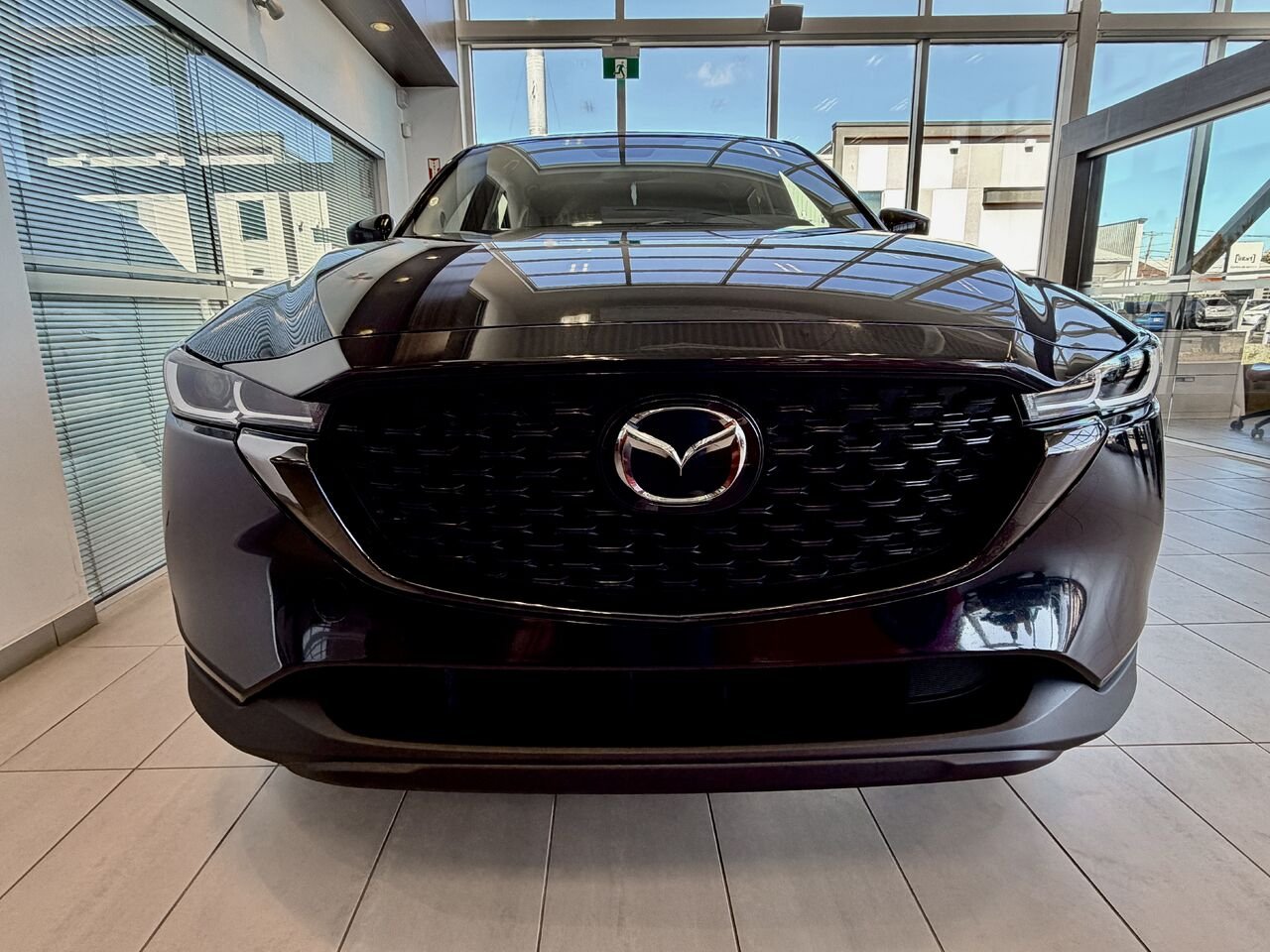 2022 Mazda CX-5 Black Notre-Dame-des-Prairies - photo #4