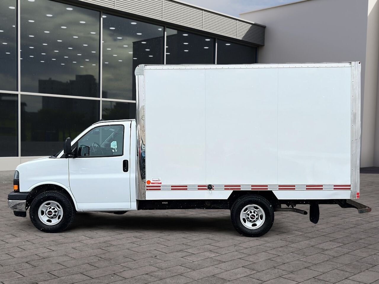 2023 GMC Fourgonnette commerciale tronquée Savana White Québec - photo #22
