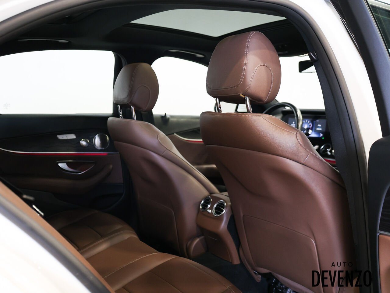 2017 Mercedes-Benz Classe-E White Saint-Eustache - photo #8