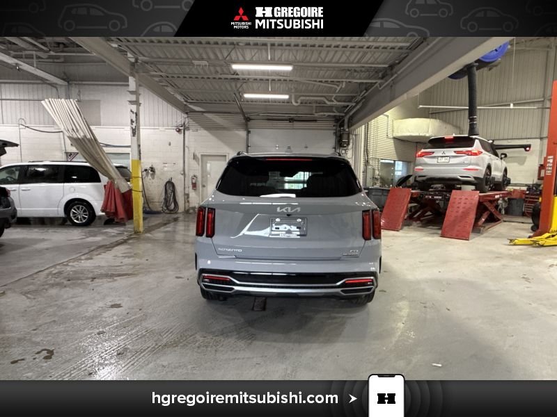 2023 Kia Sorento Grey Laval - photo #7